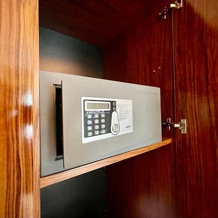 Royal Studio Apartment With A Perfect View - Yamaluxe Bucareste Exterior foto