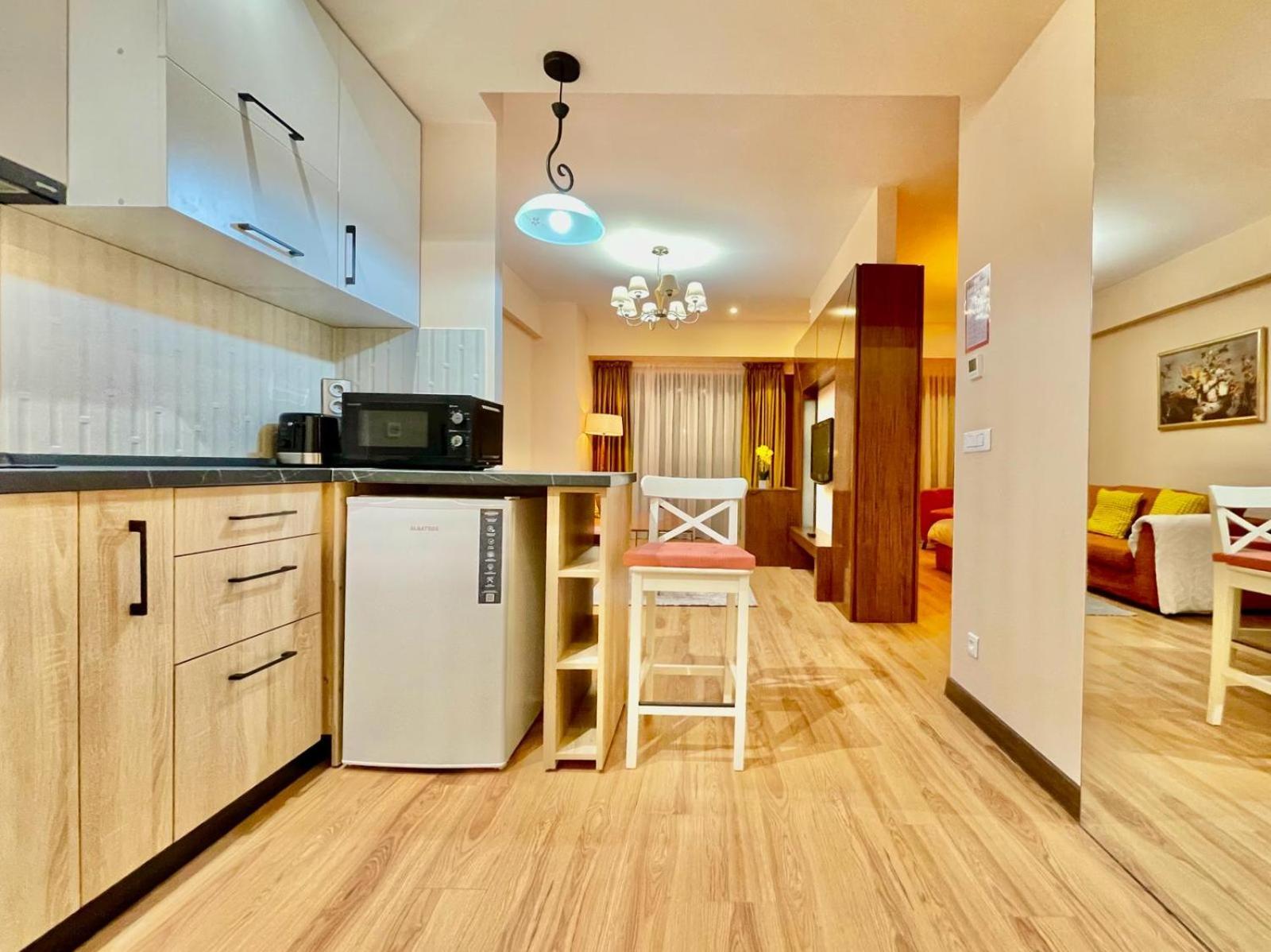 Royal Studio Apartment With A Perfect View - Yamaluxe Bucareste Exterior foto