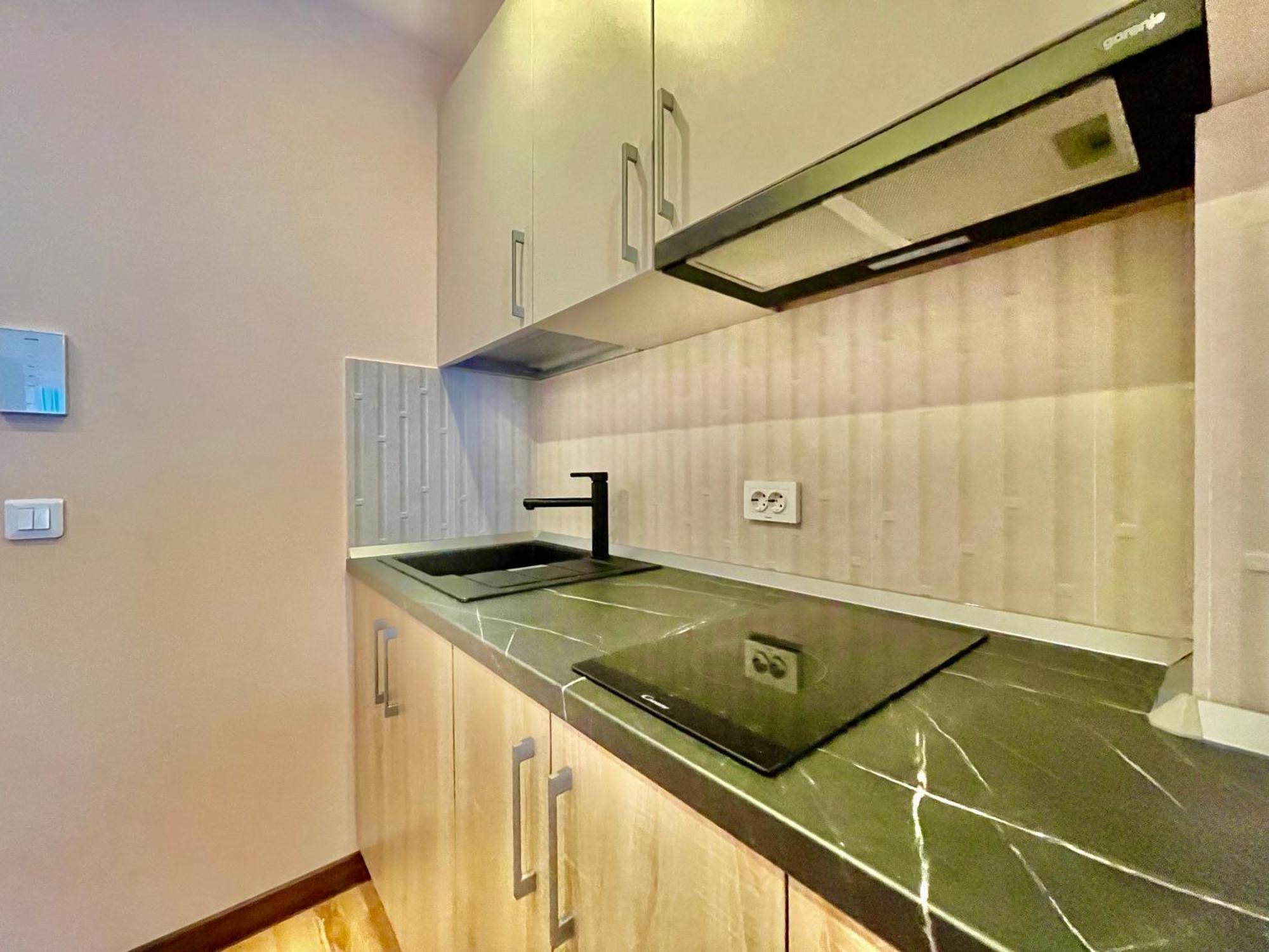 Royal Studio Apartment With A Perfect View - Yamaluxe Bucareste Exterior foto